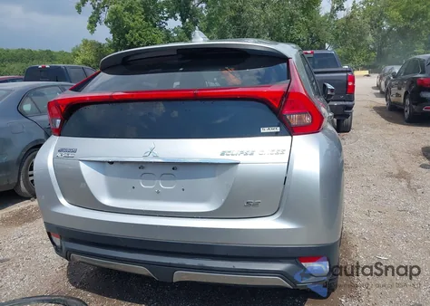 2018 Mitsubishi Eclipse Cross Se/Sel z USA, uszkodzony, nr VIN JA4AT5AA7JZ070666